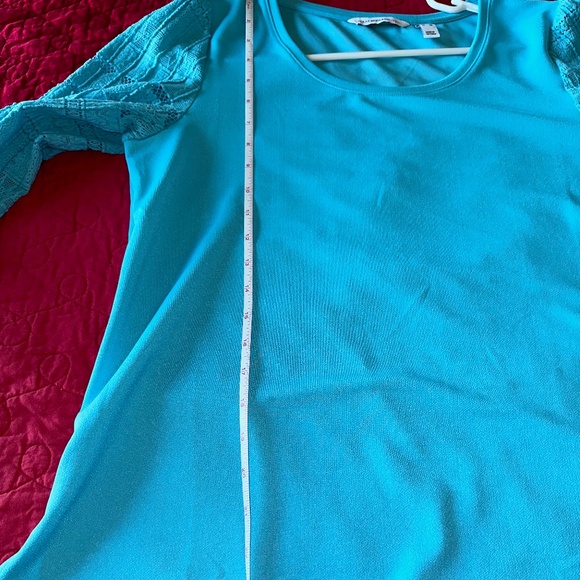 Isaac Mizrahi Pebble Knit Top with Scoop Neck & Lace Sleeves - Fresco Blue NWOT - Picture 7 of 8